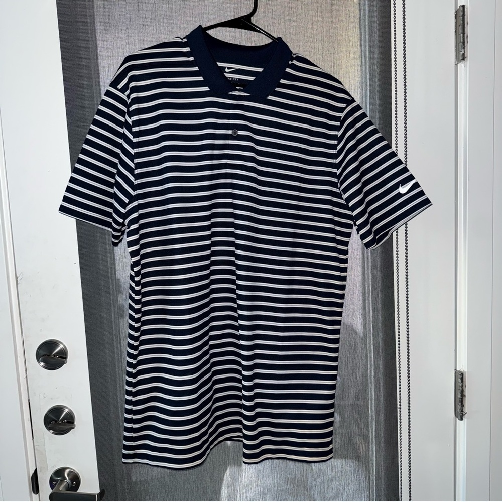 Nike Men's Polo Shirt in Navy and White Stripes
